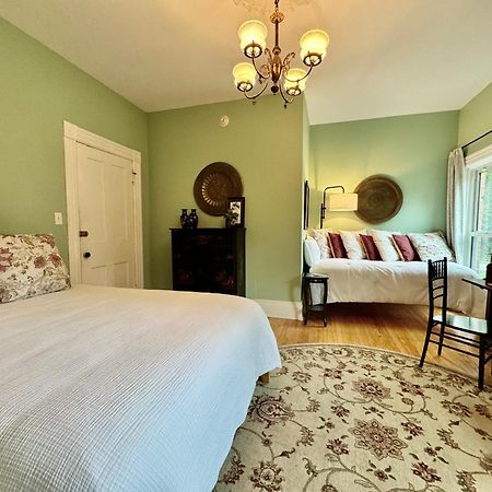 The Edwards Waterhouse Inn Fredonia 外观 照片
