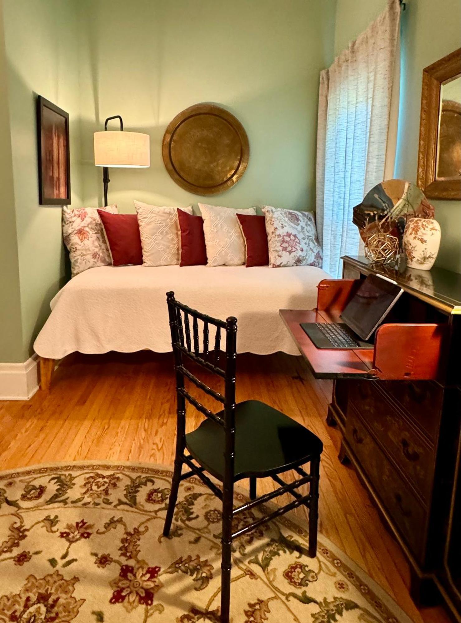 The Edwards Waterhouse Inn Fredonia 外观 照片