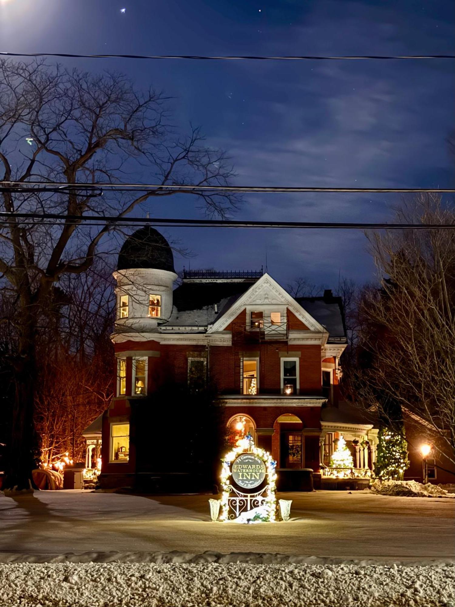 The Edwards Waterhouse Inn Fredonia 外观 照片